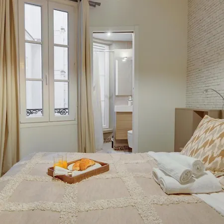 Bnbnook - Chic 3br - Champs-elysees & Eiffel Tower