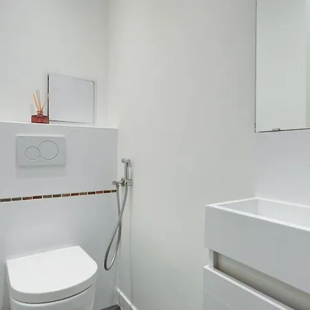 Bnbnook - Chic 3br - Champs-elysees & Eiffel Tower דירה