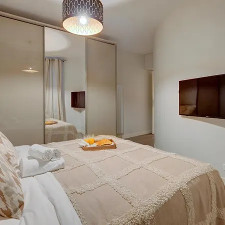 Bnbnook - Chic 3br - Champs-elysees & Eiffel Tower דירה *