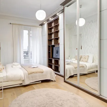 Bnbnook - Chic 3br - Champs-elysees & Eiffel Tower * פריז